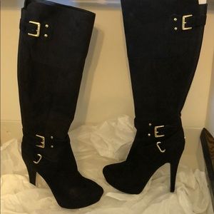 Guess suede boots size 7